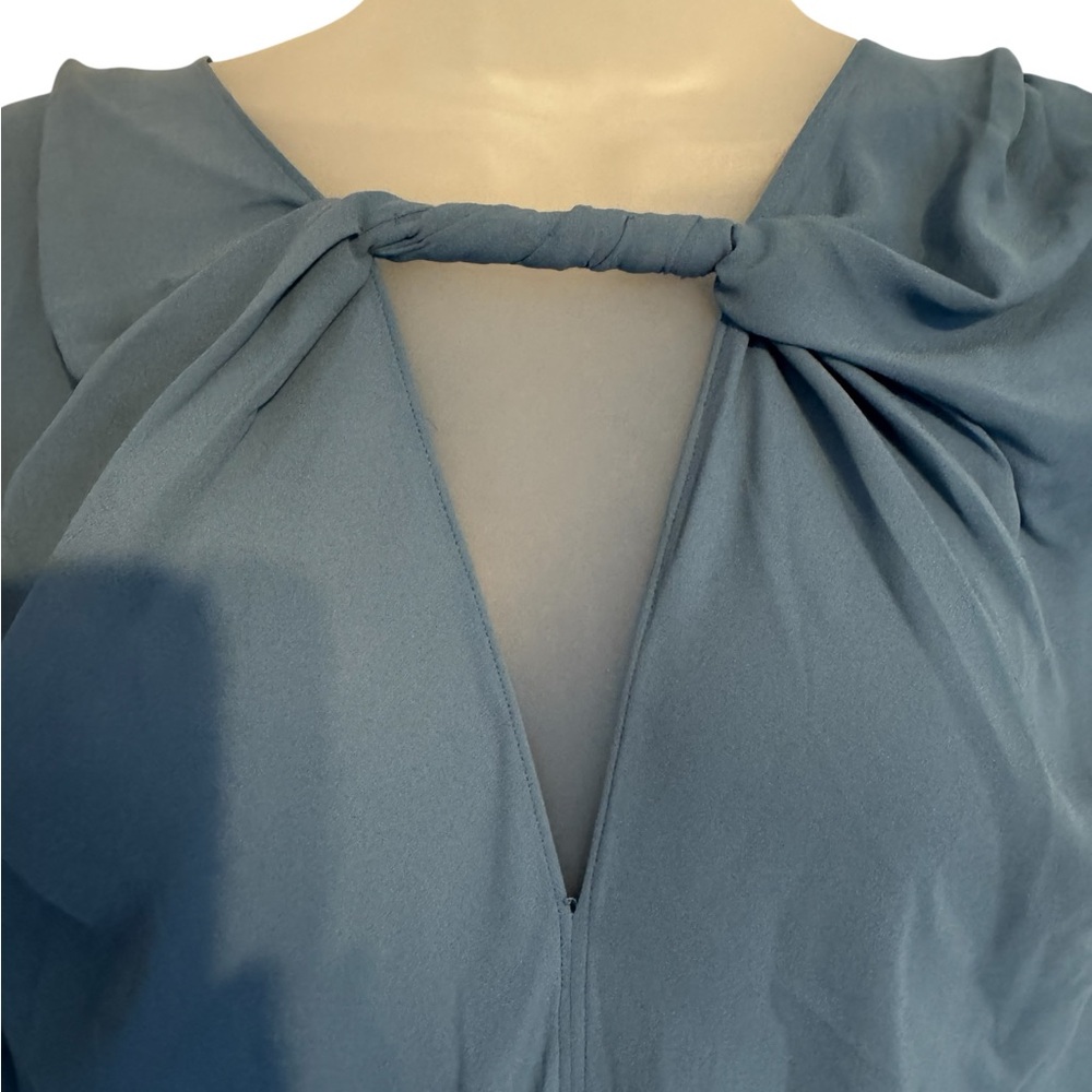 NWT WHBM  RETAIL:  $79   Twist Neckline Keyhole Top XLARGE     #4 - Picture 3 of 11